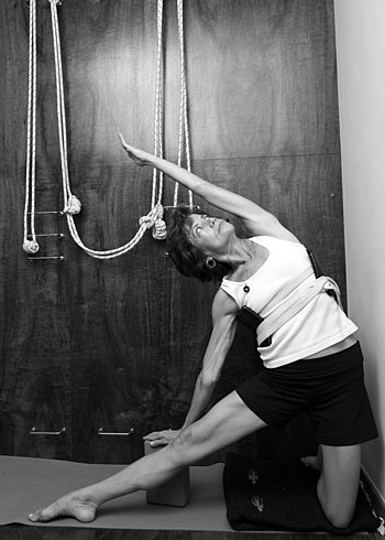 Yoga para Escoliose - Marcia Monroe